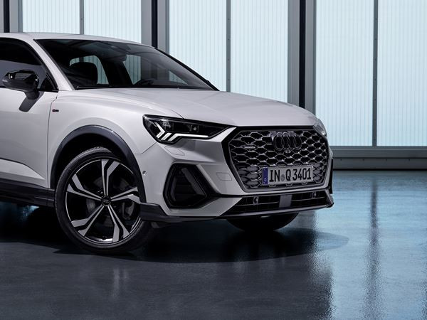 Le SUV coupé Audi Q3 Sportback se singularise par une ligne de toit plongeante