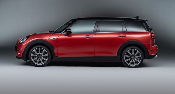 Le Mini Clubman restylé affiche un style unique dans le segment des compactes