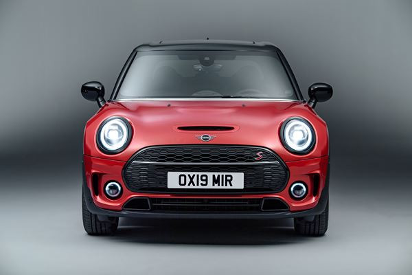 Le Mini Clubman restylé affiche un style unique dans le segment des compactes