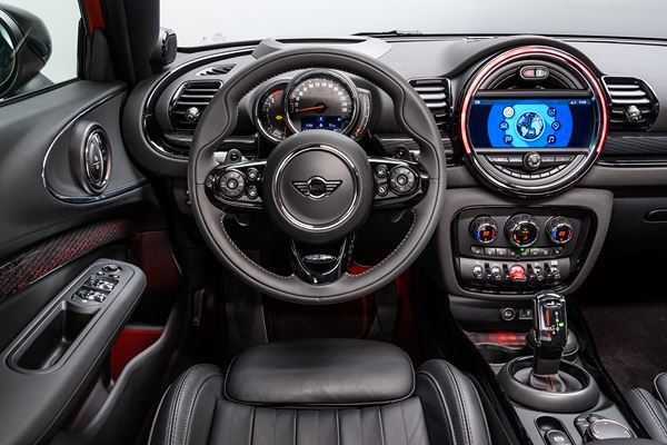Le Mini Clubman restylé affiche un style unique dans le segment des compactes