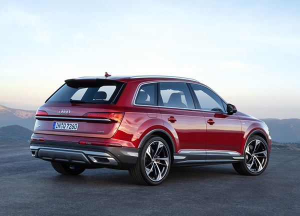 Le grand SUV Audi Q7 revisité affiche un style imposant