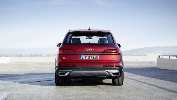 Le grand SUV Audi Q7 revisité affiche un style imposant