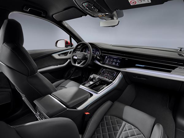 Le grand SUV Audi Q7 revisité affiche un style imposant