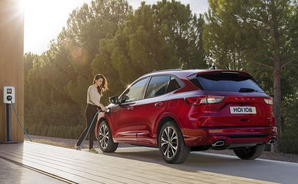 Le Ford Kuga hybride rechargeable délivre une puissance totale de 225 ch
