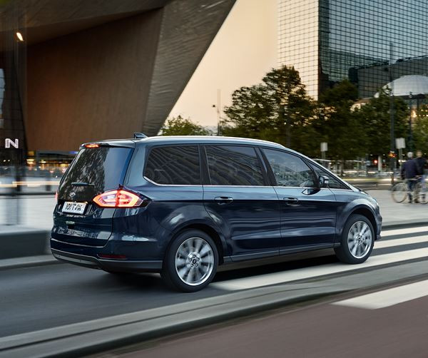 Le Ford Galaxy affiche un nouveau design avant