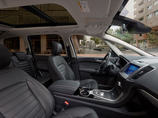 Le Ford Galaxy affiche un nouveau design avant
