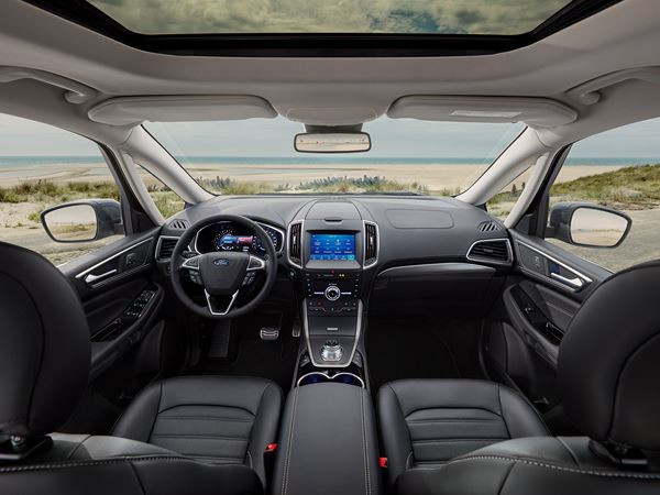Le Ford Galaxy affiche un nouveau design avant