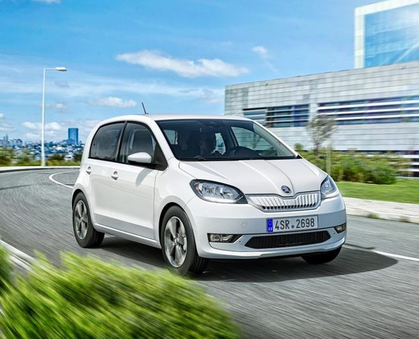 La mini-citadine Skoda Citigoe iV se décline en version électrique