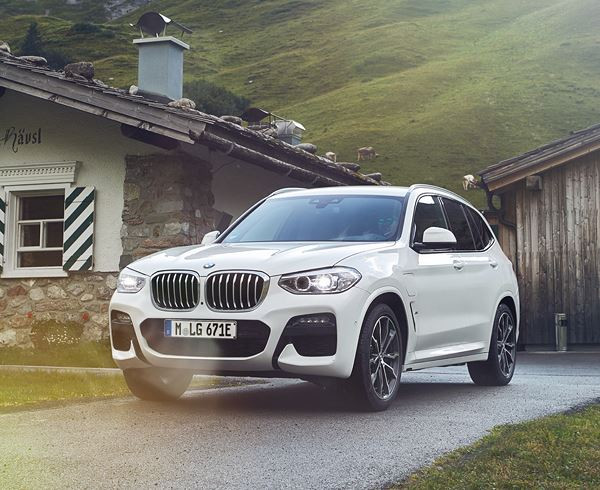 Le SAV de taille intermédiaire BMW X3 se décline en hybride rechargeable