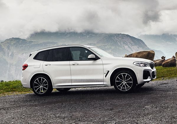 Le SAV de taille intermédiaire BMW X3 se décline en hybride rechargeable