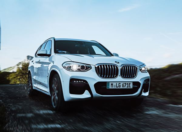 Le SAV de taille intermédiaire BMW X3 se décline en hybride rechargeable