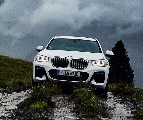 Le SAV de taille intermédiaire BMW X3 se décline en hybride rechargeable