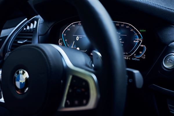 Le SAV de taille intermédiaire BMW X3 se décline en hybride rechargeable