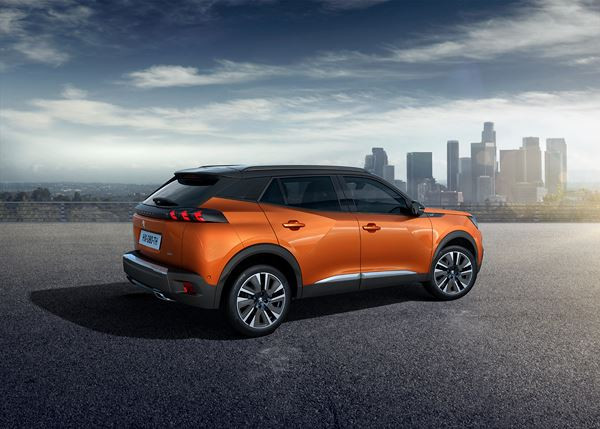Le SUV Peugeot 2008 arbore un style puissant distinctif