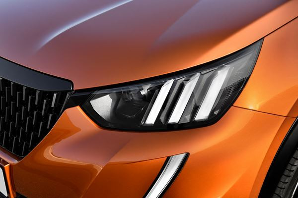 Le SUV Peugeot 2008 arbore un style puissant distinctif
