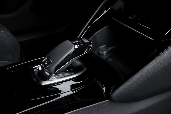 Le SUV Peugeot 2008 arbore un style puissant distinctif