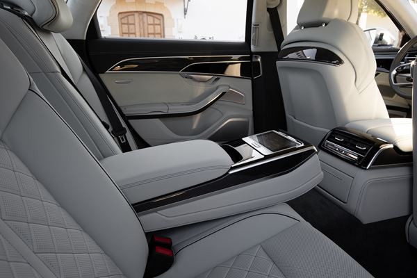 L'Audi S8 embarque un moteur 4.0 TFSI V8 biturbo de 571 ch