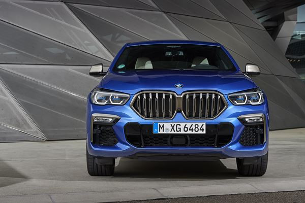 La troisième génération du SAC BMW X6 adopte des proportions athlétiques