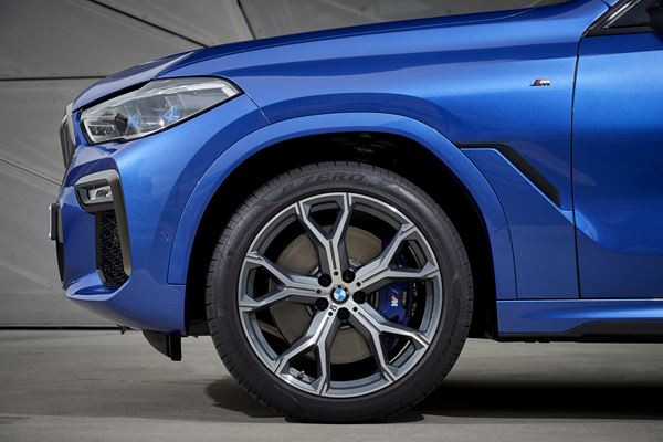 La troisième génération du SAC BMW X6 adopte des proportions athlétiques