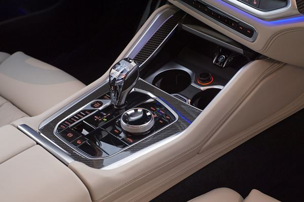 La troisième génération du SAC BMW X6 adopte des proportions athlétiques