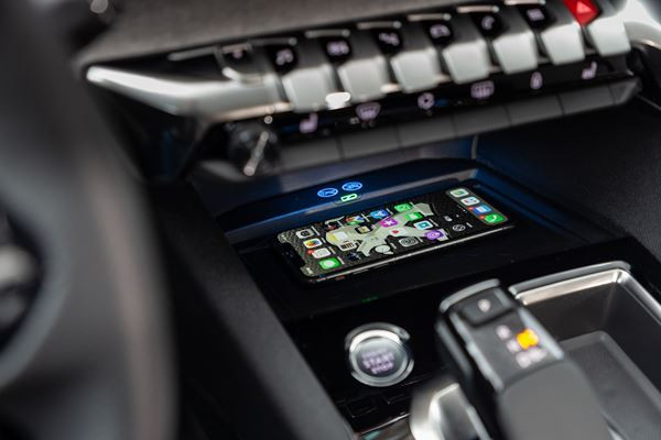Le SUV Peugeot 3008 se décline dans deux versions hybride rechargeable