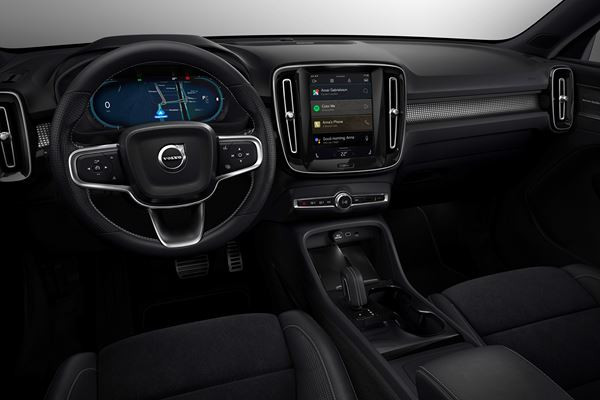 Le SUV compact électrique premium Volvo XC40 Recharge en approche