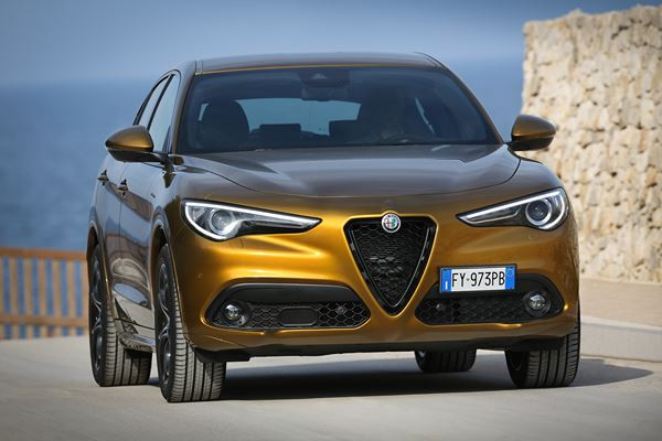 Le SUV sportif Alfa Romeo Stelvio s'offre un enrichissement technologique