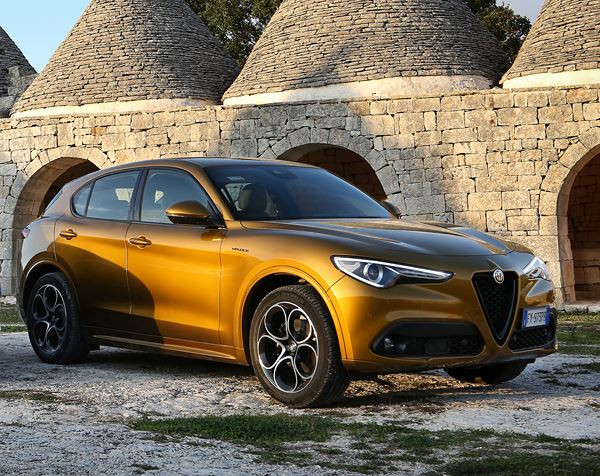 Le SUV sportif Alfa Romeo Stelvio s'offre un enrichissement technologique