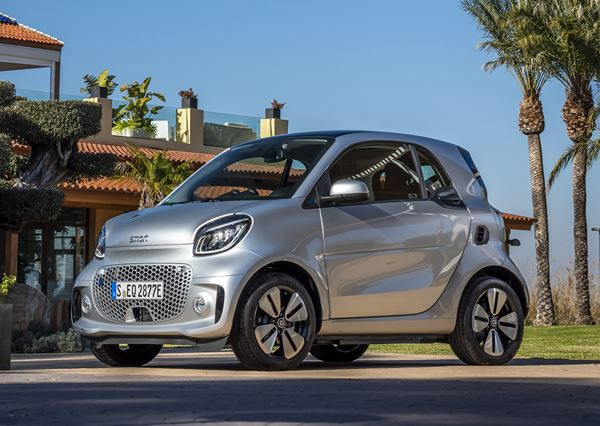 La smart EQ fortwo s'offre un design légèrement remanié sur le plan visuel