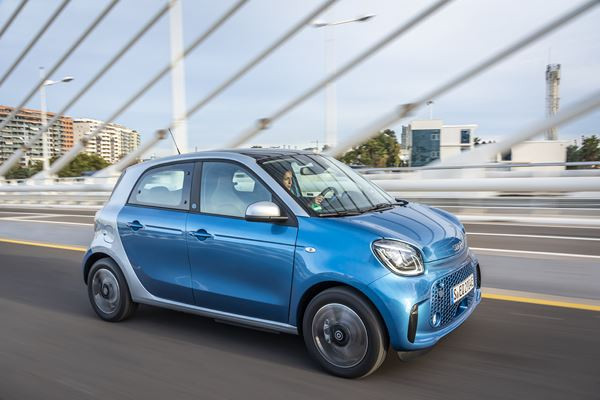 La smart EQ forfour s'offre un design extérieur légèrement remanié