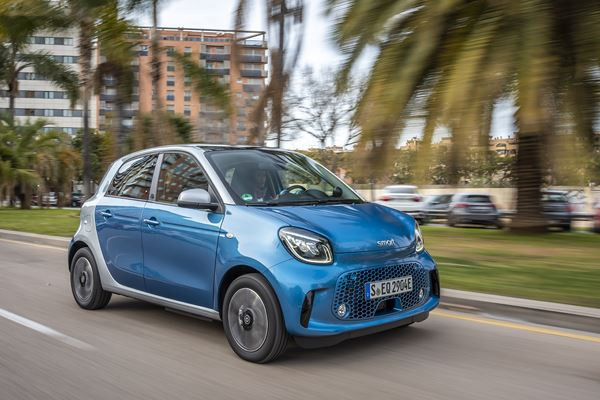 La smart EQ forfour s'offre un design extérieur légèrement remanié