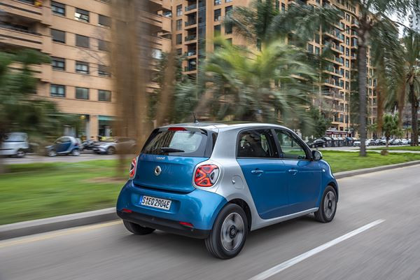 La smart EQ forfour s'offre un design extérieur légèrement remanié