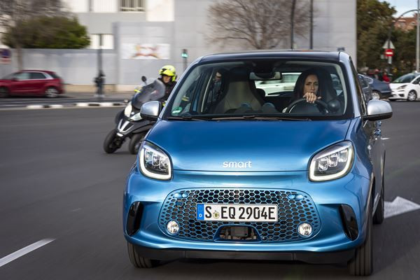 La smart EQ forfour s'offre un design extérieur légèrement remanié