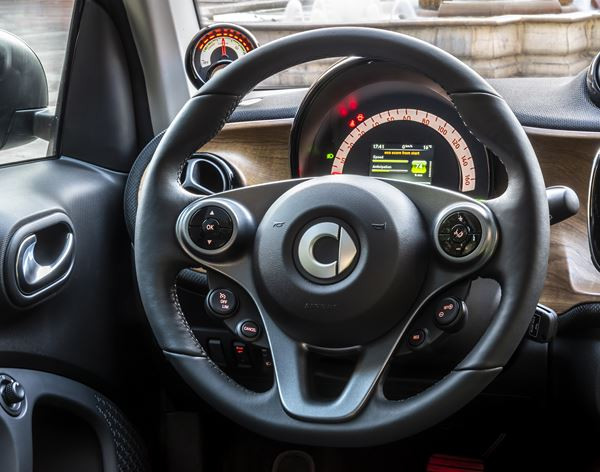 La smart EQ forfour s'offre un design extérieur légèrement remanié