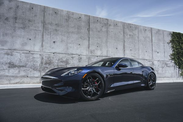 La Karma Revero électrique est propulsée par deux moteurs électriques