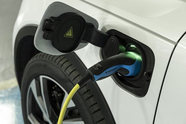 Le Volvo XC40 hybride rechargeable T5 Recharge parcourt jusqu'à 50 km en électrique
