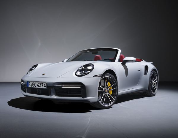 La Porsche 911 Turbo S Cabriolet développe 650 ch et 800 Nm de couple