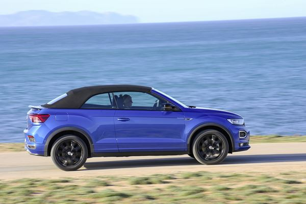 Volkswagen T-Roc Cabriolet : un crossover compact pour rouler cheveux au vent