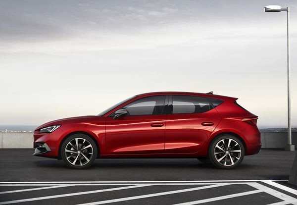 La Seat Leon adopte sur une face avant déterminée avec un aspect tridimensionnel