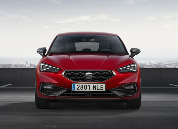 La Seat Leon adopte sur une face avant déterminée avec un aspect tridimensionnel