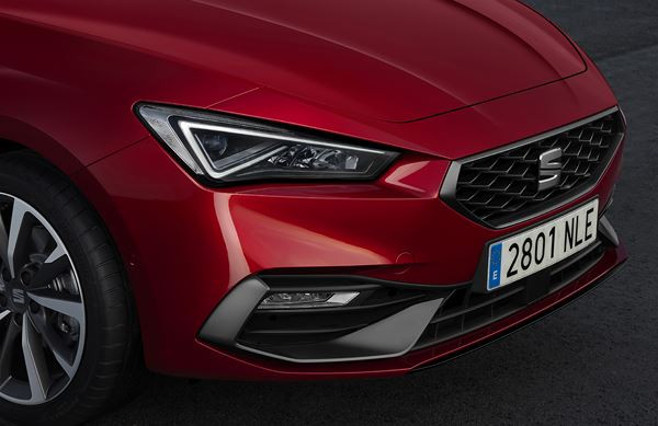 La Seat Leon adopte sur une face avant déterminée avec un aspect tridimensionnel