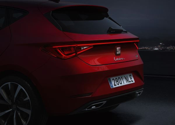 La Seat Leon adopte sur une face avant déterminée avec un aspect tridimensionnel