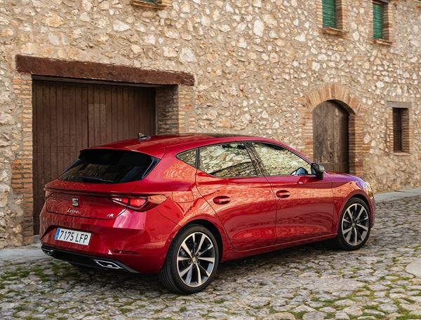 La Seat Leon adopte sur une face avant déterminée avec un aspect tridimensionnel