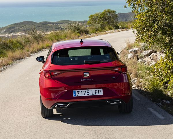 La Seat Leon adopte sur une face avant déterminée avec un aspect tridimensionnel