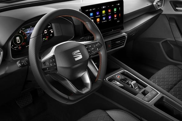 La Seat Leon adopte sur une face avant déterminée avec un aspect tridimensionnel