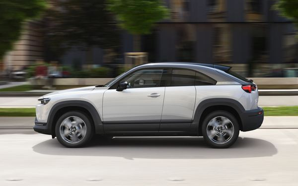 Le Mazda MX-30 électrique revendique une autonomie WLTP de 200 km