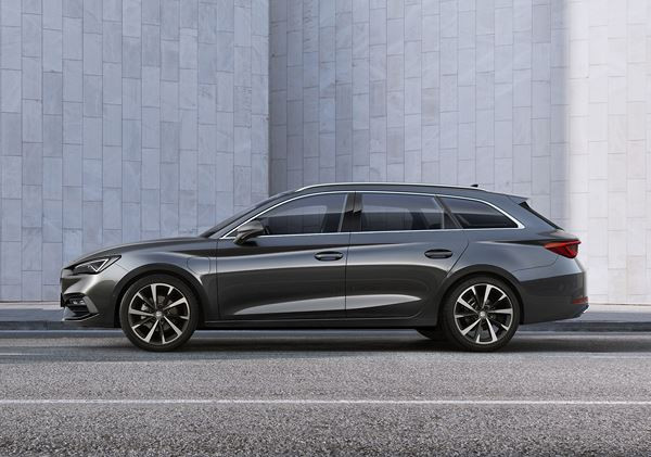 Le break compact Seat Leon Sportstourer adopte une silhouette déterminée