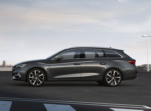 Le break compact Seat Leon Sportstourer adopte une silhouette déterminée