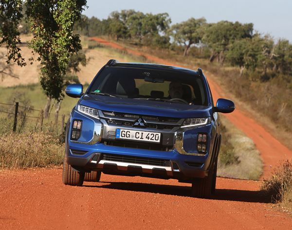 Le SUV compact Mitsubishi ASX affiche un style extérieur robuste