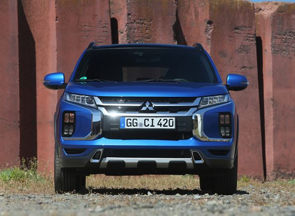 Le SUV compact Mitsubishi ASX affiche un style extérieur robuste